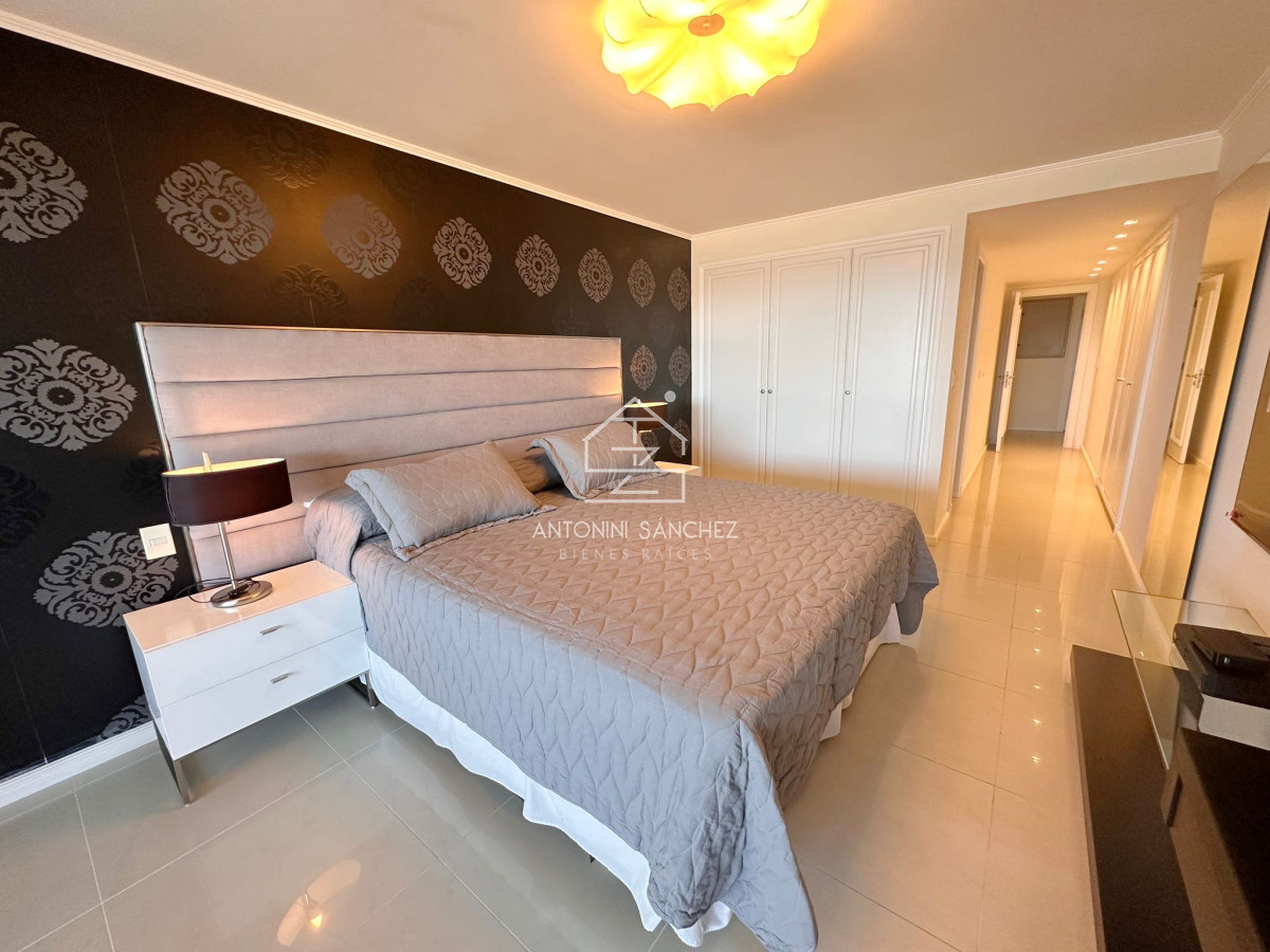 Apartamento ID.1531 - Apartamento en venta de 3 dormitorios en torre Imperiale, Punta del Este.