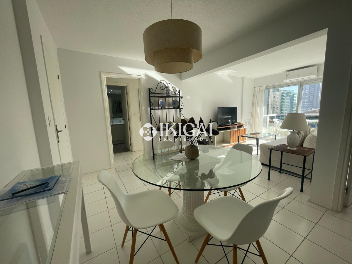 Apartamento ID.880 - Departamento en Venta de 1 dormitorio y medio Torre Marina II, Punta del Este 