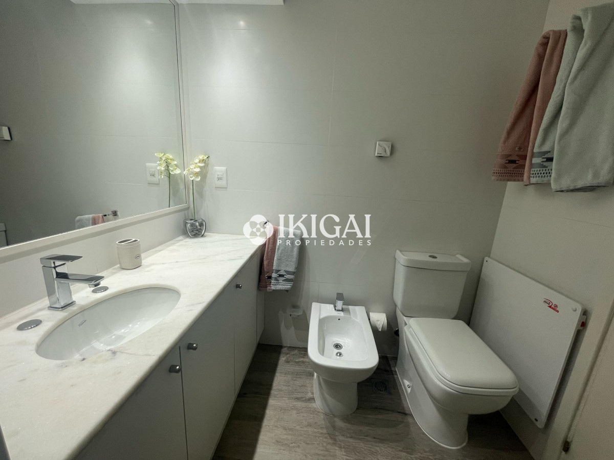 Apartamento ID.880 - Departamento en Venta de 1 dormitorio y medio Torre Marina II, Punta del Este 