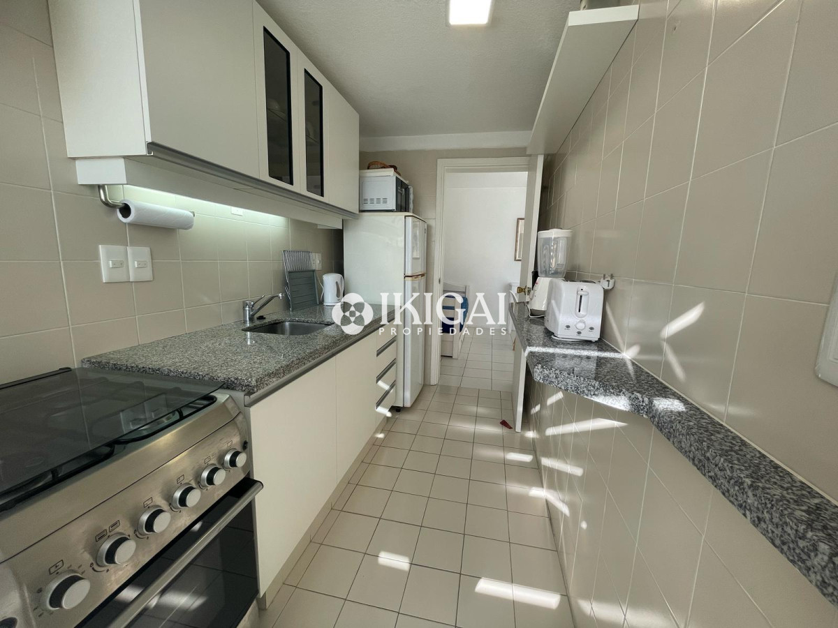 Apartamento ID.880 - Departamento en Venta de 1 dormitorio y medio Torre Marina II, Punta del Este 