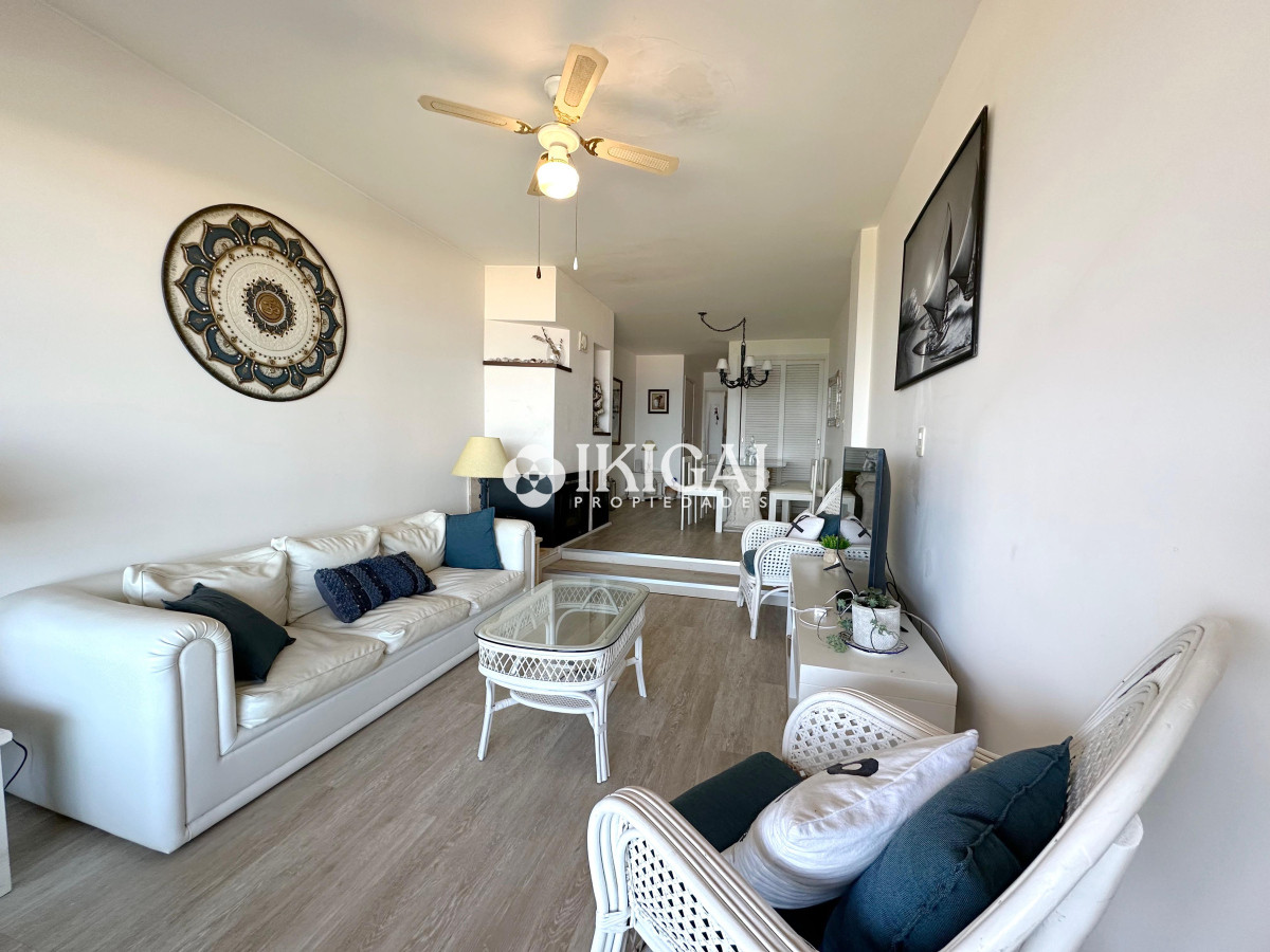 Apartamento ID.149 - Penthouse en Venta de 3 dormitorios en Playa Mansa, Punta del Este