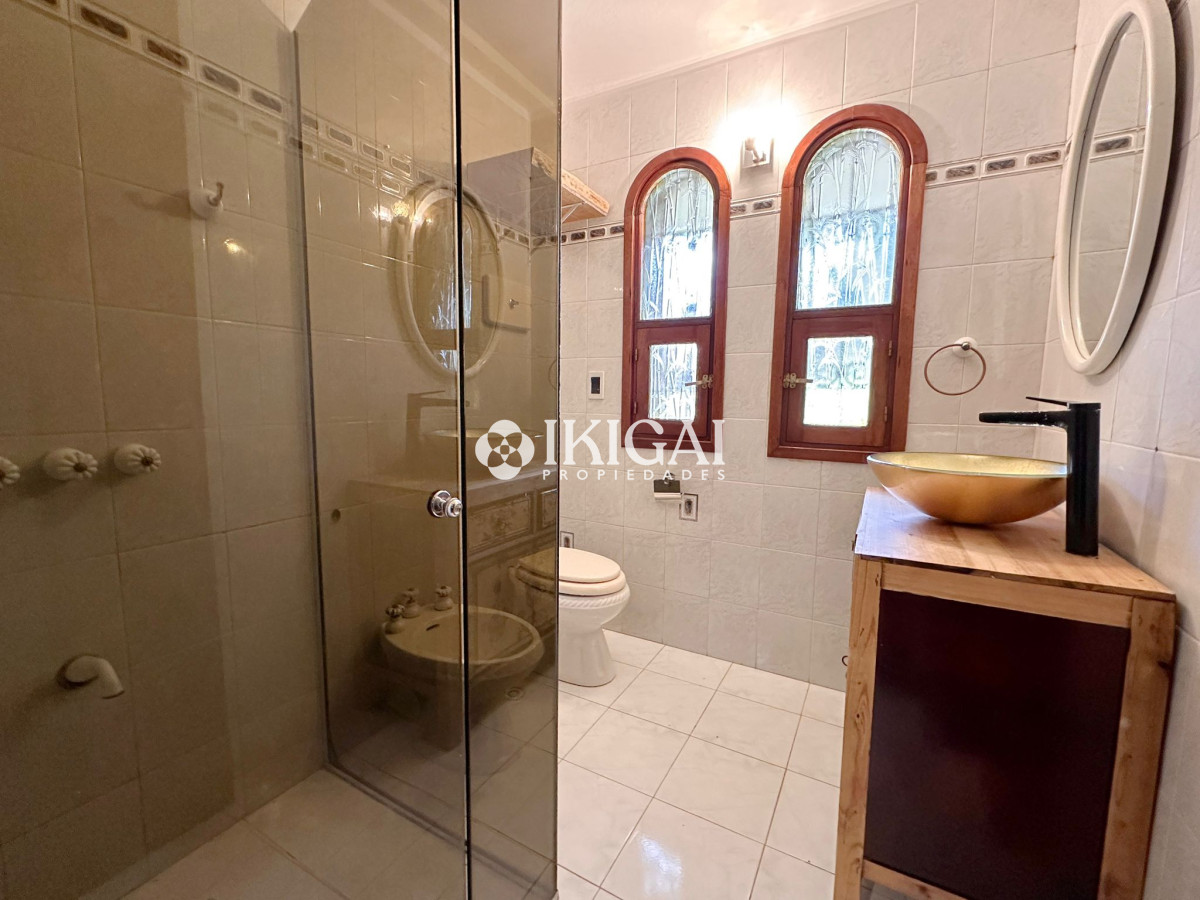 Casa ID.309 - Casa de 3 dormitorios + dependencia en venta en Jardines de Córdoba, Punta del Este.