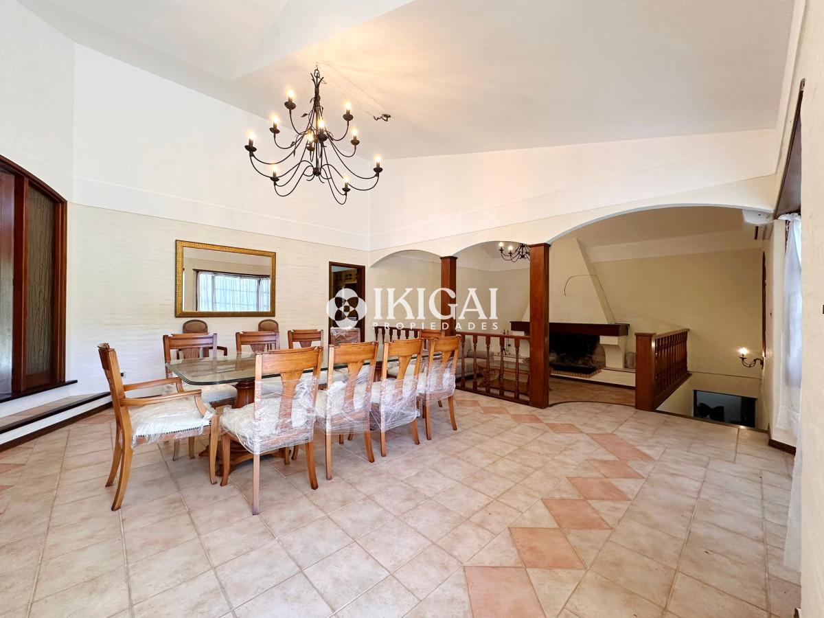 Casa ID.309 - Casa de 3 dormitorios + dependencia en venta en Jardines de Córdoba, Punta del Este.