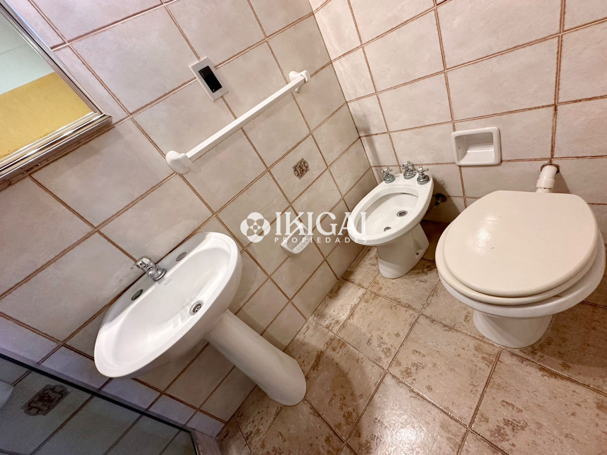 Casa ID.309 - Casa de 3 dormitorios + dependencia en venta en Jardines de Córdoba, Punta del Este.