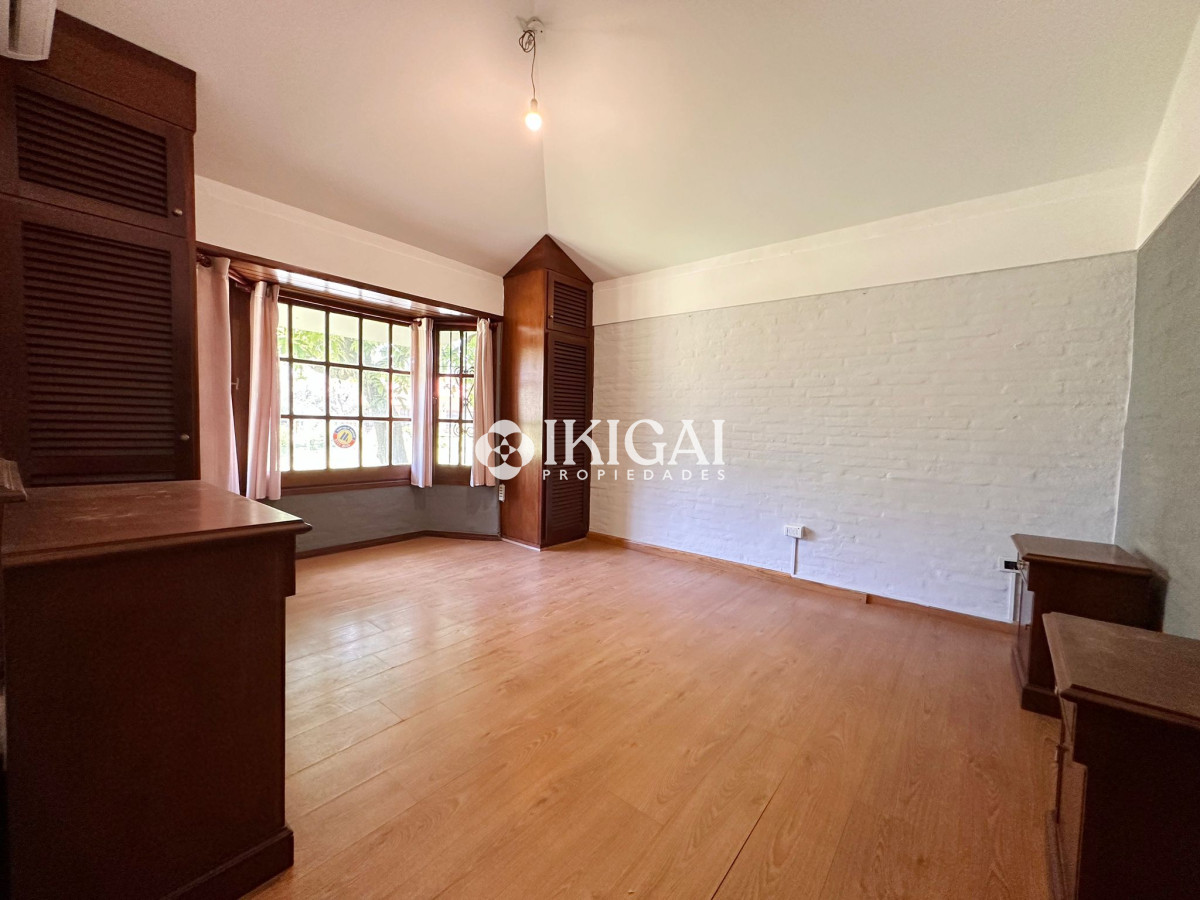 Casa ID.309 - Casa de 3 dormitorios + dependencia en venta en Jardines de Córdoba, Punta del Este.