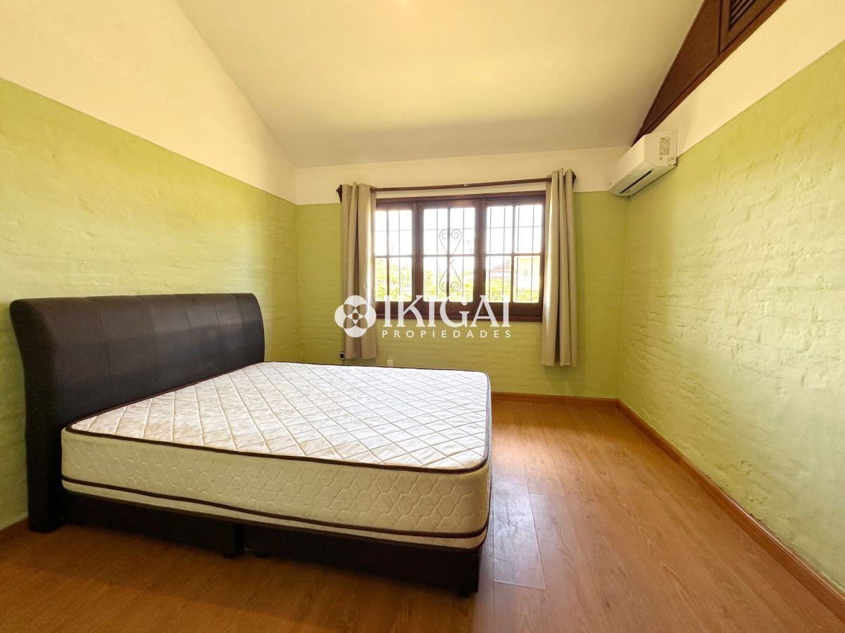 Casa ID.309 - Casa de 3 dormitorios + dependencia en venta en Jardines de Córdoba, Punta del Este.