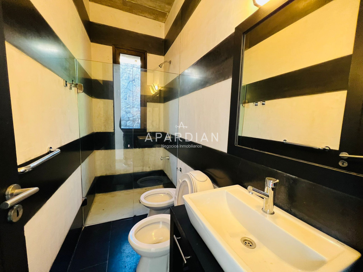 Casa ID.21098135 - Casa en venta de 4 dormitorios en La Arbolada, Punta del Este.