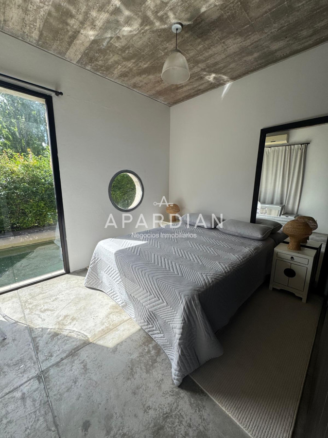 Casa ID.21098135 - Casa en venta de 4 dormitorios en La Arbolada, Punta del Este.