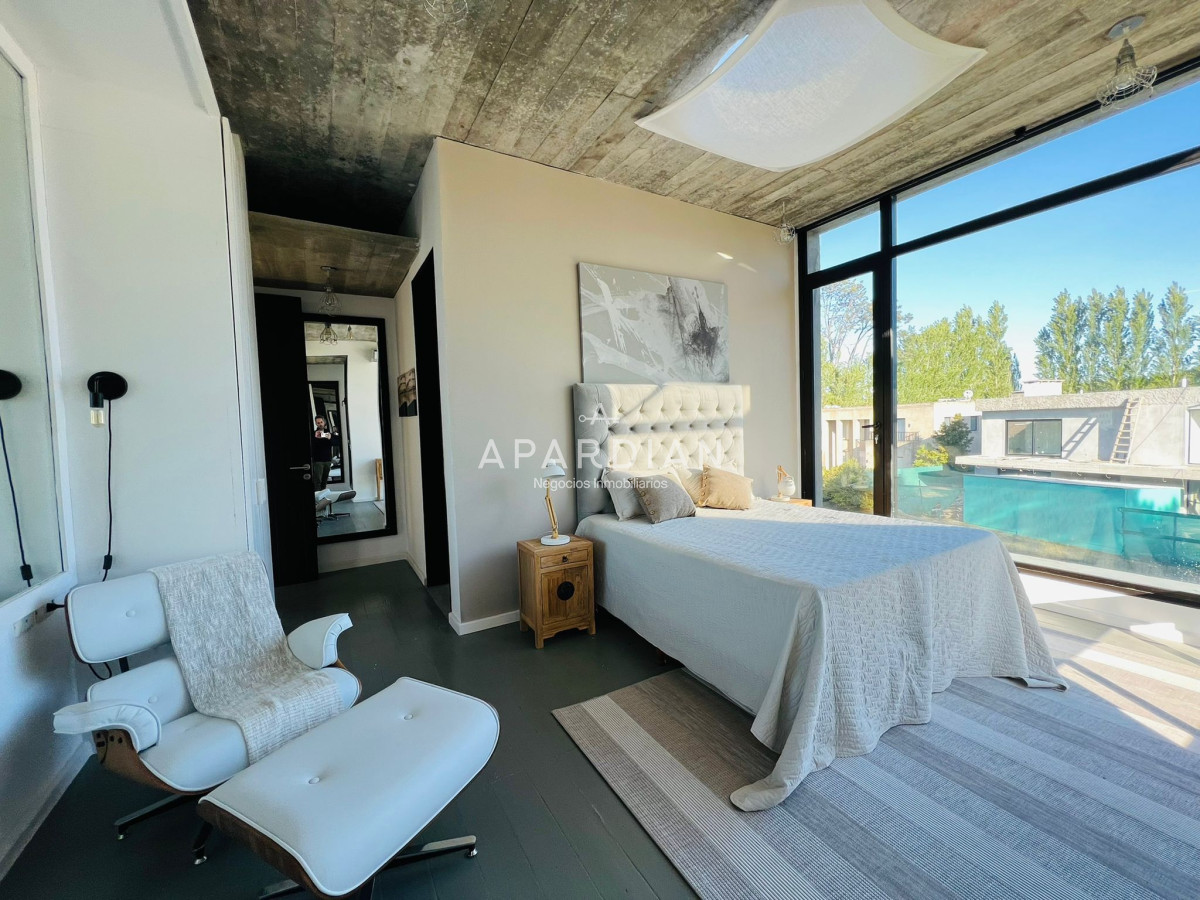 Casa ID.21098135 - Casa en venta de 4 dormitorios en La Arbolada, Punta del Este.
