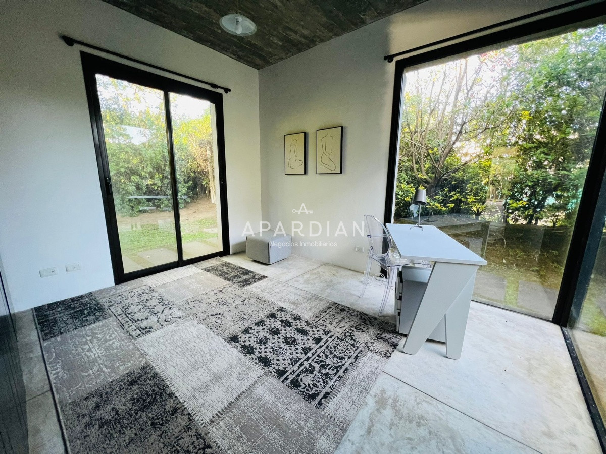 Casa ID.21098135 - Casa en venta de 4 dormitorios en La Arbolada, Punta del Este.