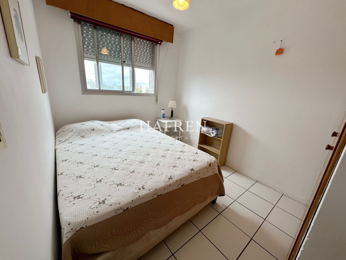 Apartamento ID.294 - Apartamento en venta de 3 dormitorios en edificio Leblón, Punta del Este.