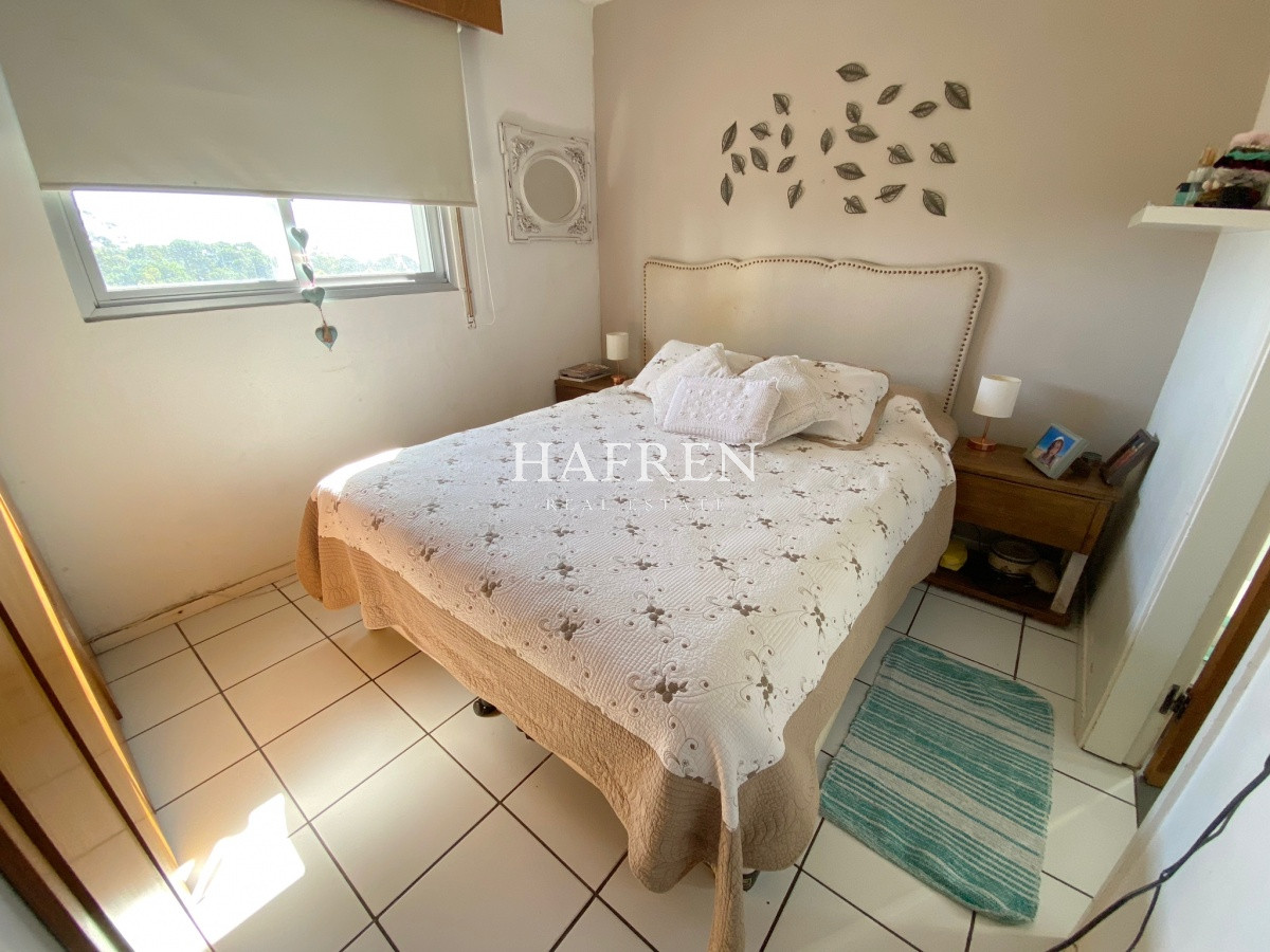 Apartamento ID.294 - Apartamento en venta de 3 dormitorios en edificio Leblón, Punta del Este.