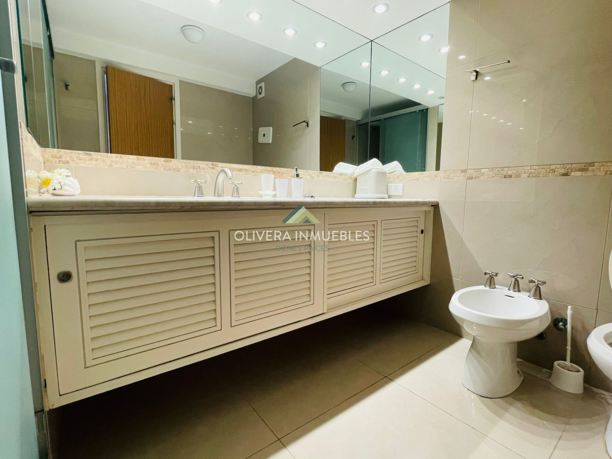 Apartamento ID.12378 - Edificio El Torreon, Apartamento 3 Dormitorios - Punta Del Este