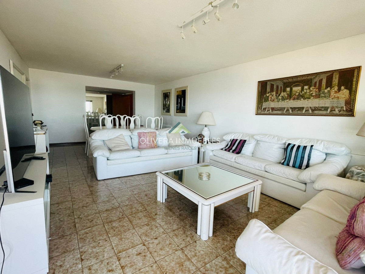 Apartamento ID.12378 - Edificio El Torreon, Apartamento 3 Dormitorios - Punta Del Este