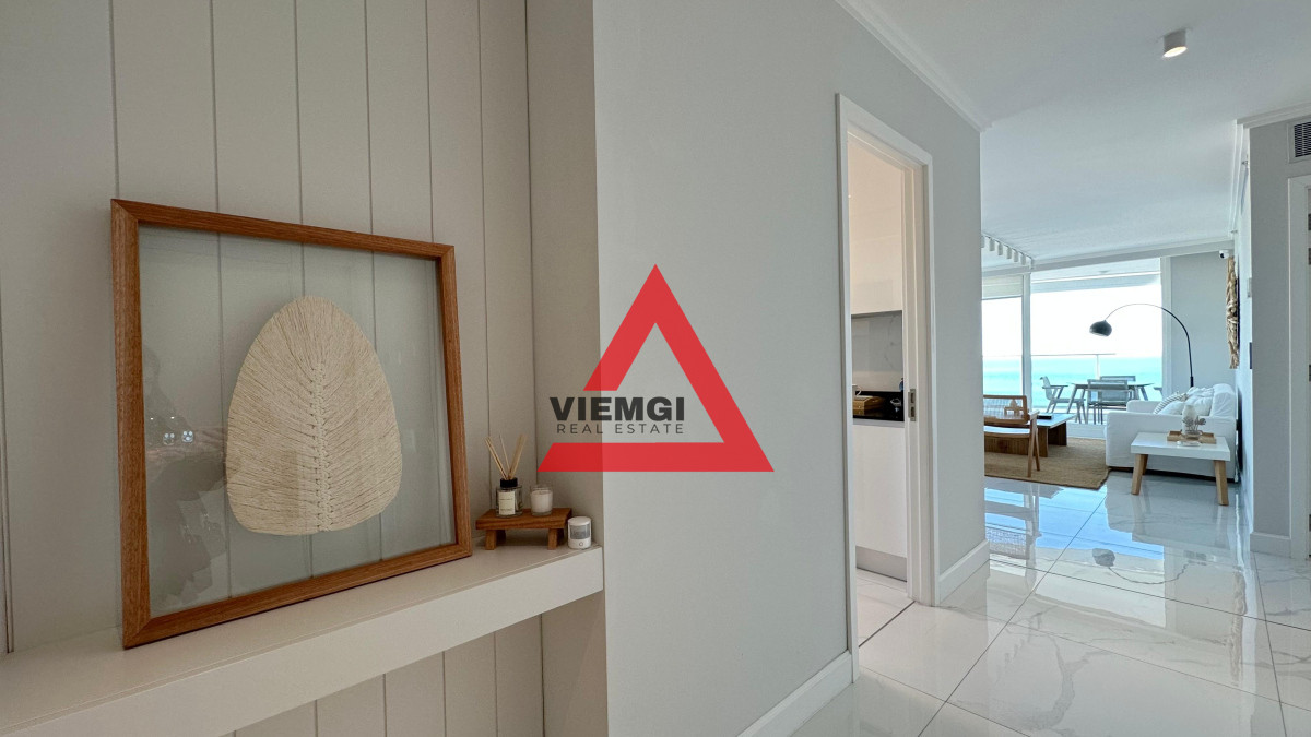 Apartamento ID.66 - Departamento en venta en edificio Paramount de 3 suites + dependencia de servicio, piso alto. Playa Mansa, Punta del Este