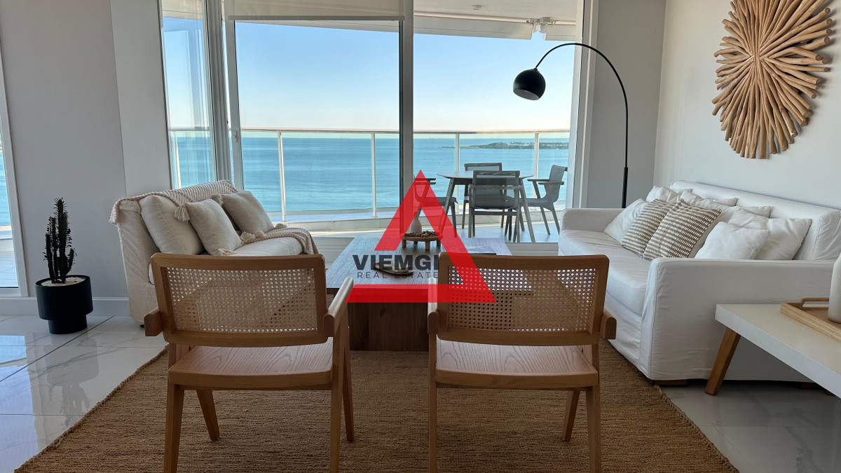 Apartamento ID.66 - Departamento en venta en edificio Paramount de 3 suites + dependencia de servicio, piso alto. Playa Mansa, Punta del Este