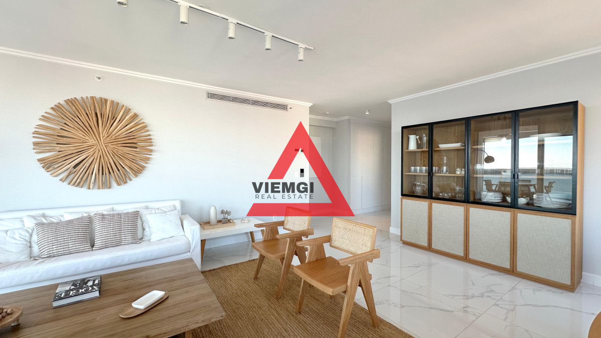Apartamento ID.66 - Departamento en venta en edificio Paramount de 3 suites + dependencia de servicio, piso alto. Playa Mansa, Punta del Este