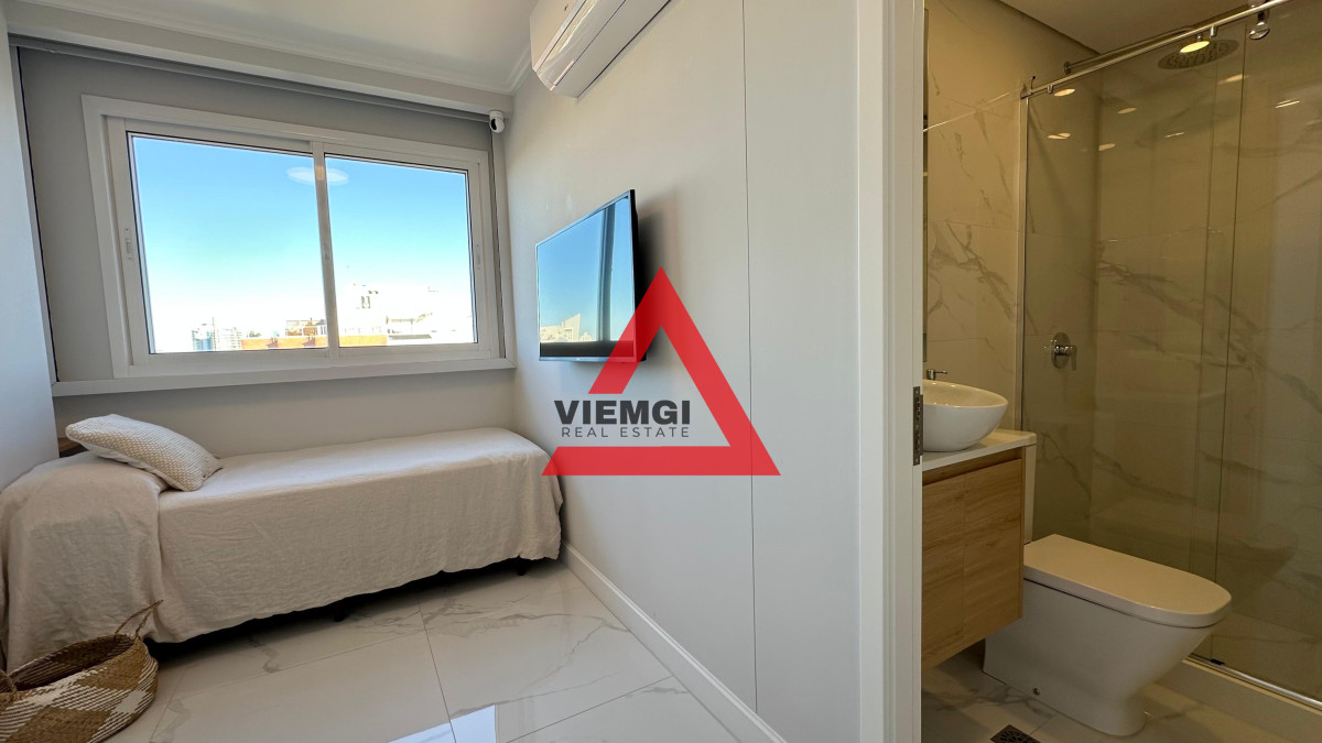 Apartamento ID.66 - Departamento en venta en edificio Paramount de 3 suites + dependencia de servicio, piso alto. Playa Mansa, Punta del Este