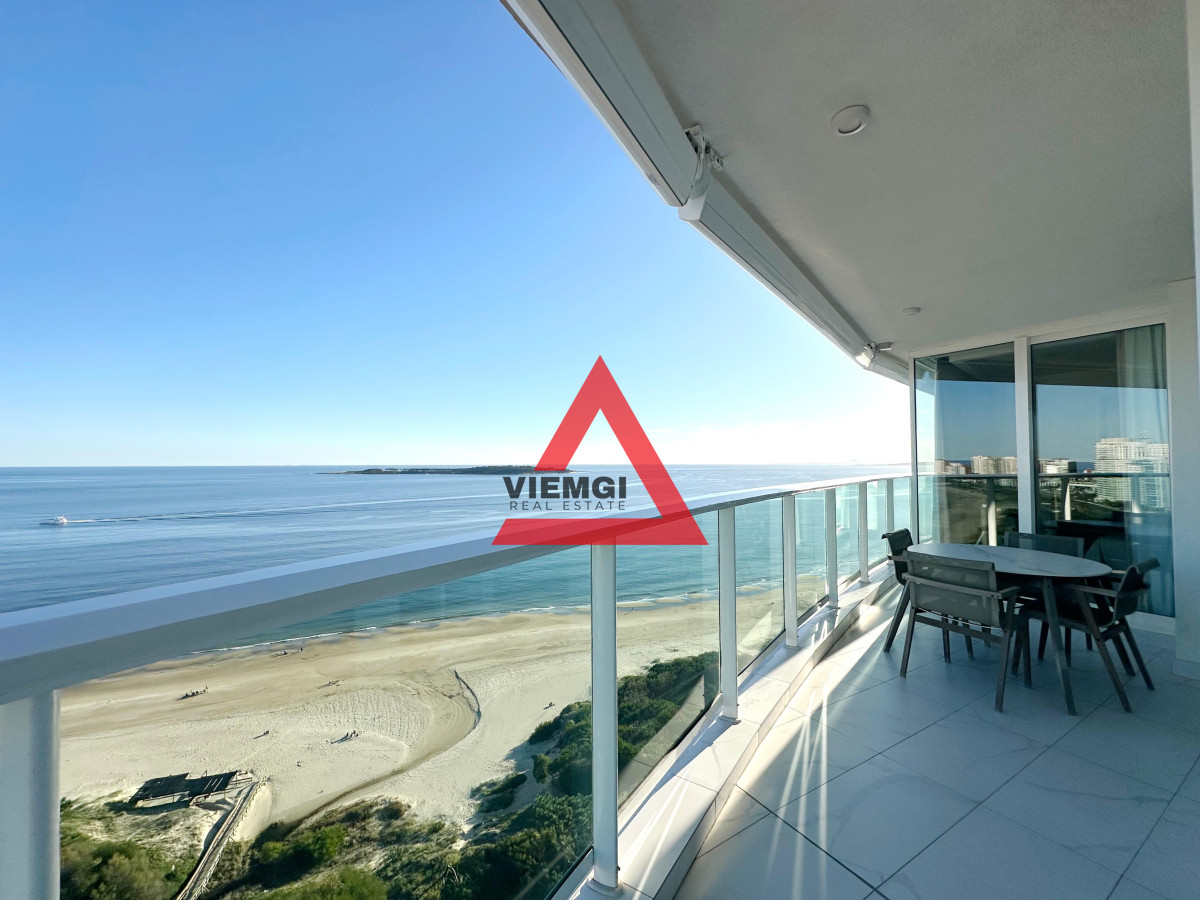 Apartamento ID.66 - Departamento en venta en edificio Paramount de 3 suites + dependencia de servicio, piso alto. Playa Mansa, Punta del Este