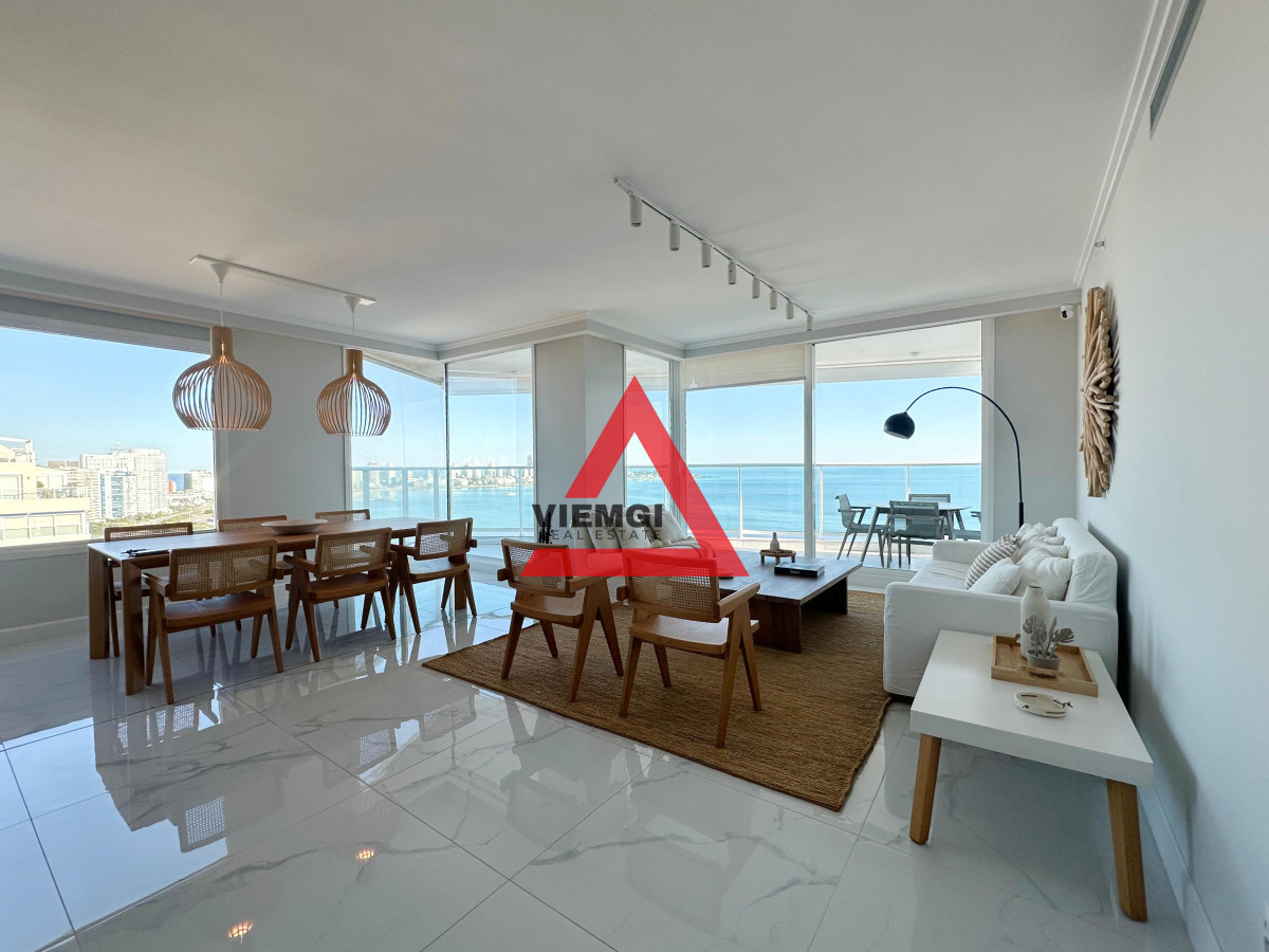 Apartamento ID.66 - Departamento en venta en edificio Paramount de 3 suites + dependencia de servicio, piso alto. Playa Mansa, Punta del Este