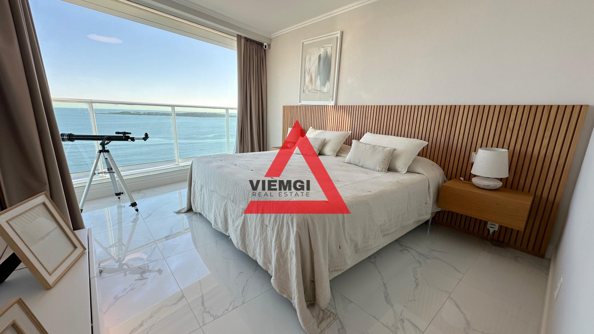 Apartamento ID.66 - Departamento en venta en edificio Paramount de 3 suites + dependencia de servicio, piso alto. Playa Mansa, Punta del Este