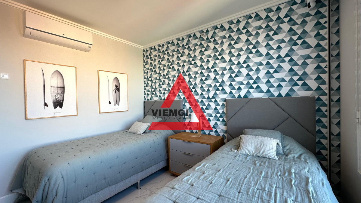 Apartamento ID.66 - Departamento en venta en edificio Paramount de 3 suites + dependencia de servicio, piso alto. Playa Mansa, Punta del Este