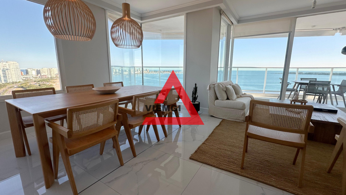 Apartamento ID.66 - Departamento en venta en edificio Paramount de 3 suites + dependencia de servicio, piso alto. Playa Mansa, Punta del Este
