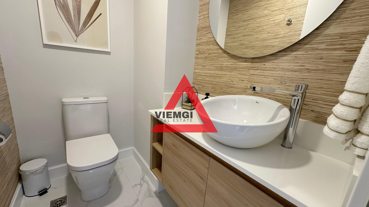 Apartamento ID.66 - Departamento en venta en edificio Paramount de 3 suites + dependencia de servicio, piso alto. Playa Mansa, Punta del Este