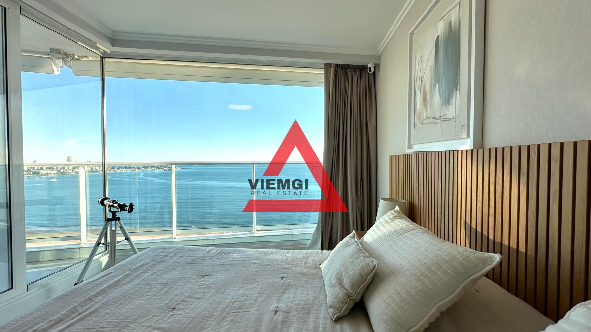 Apartamento ID.66 - Departamento en venta en edificio Paramount de 3 suites + dependencia de servicio, piso alto. Playa Mansa, Punta del Este