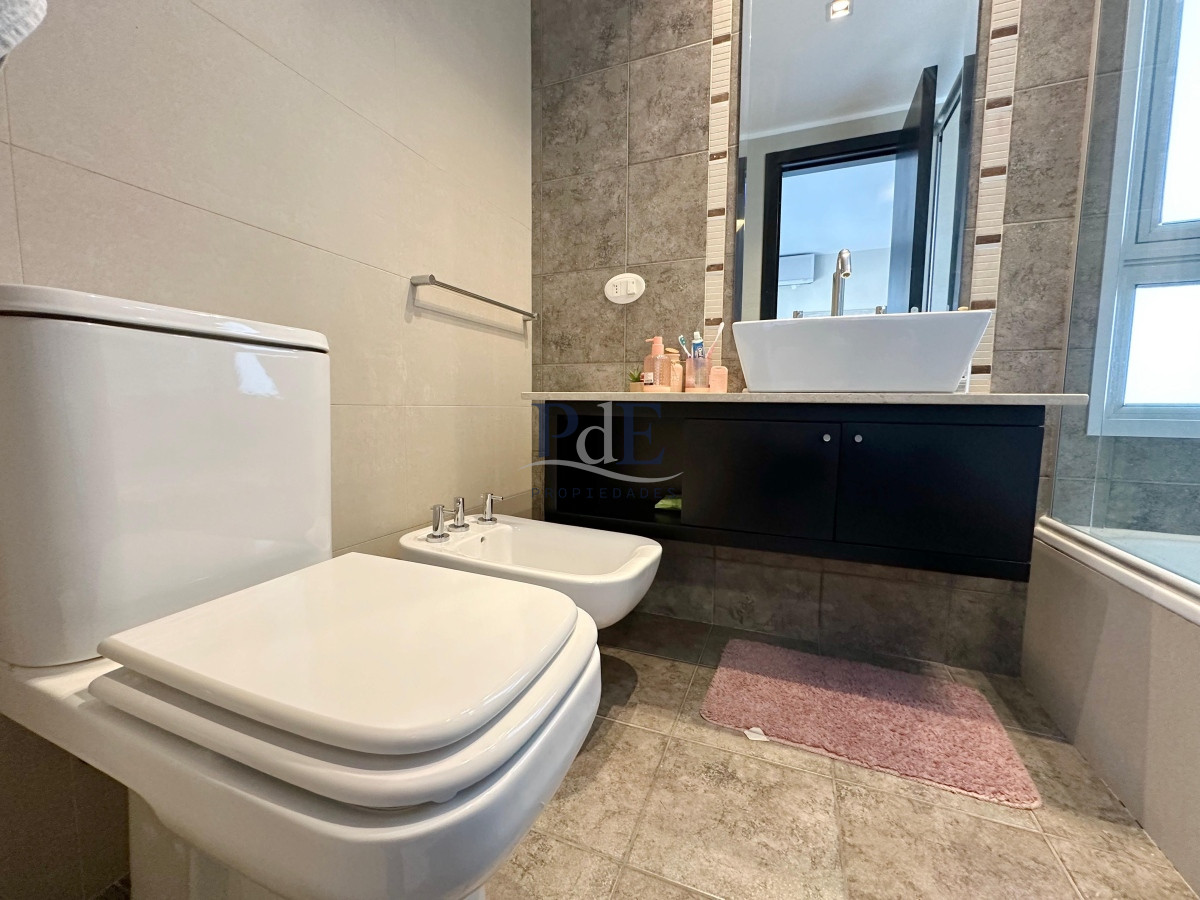 Apartamento en venta de 3 dormitorios en suite Pda 5 Playa Mansa. - Imagen 19