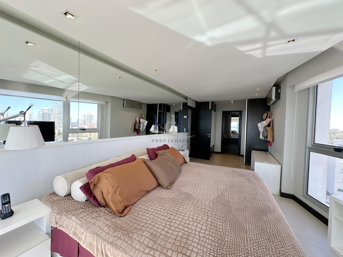 Apartamento en venta de 3 dormitorios en suite Pda 5 Playa Mansa. - Imagen 12