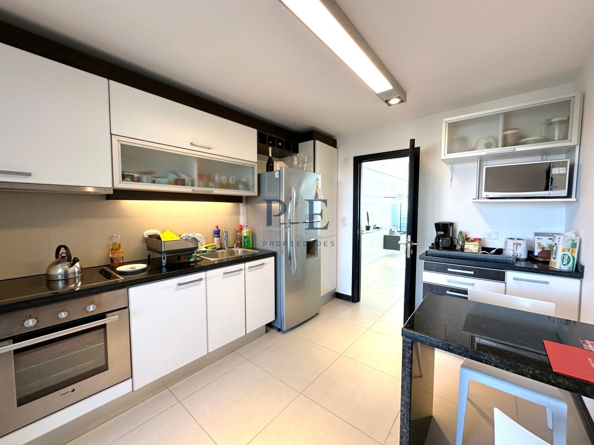 Apartamento en venta de 3 dormitorios en suite Pda 5 Playa Mansa. - Imagen 7