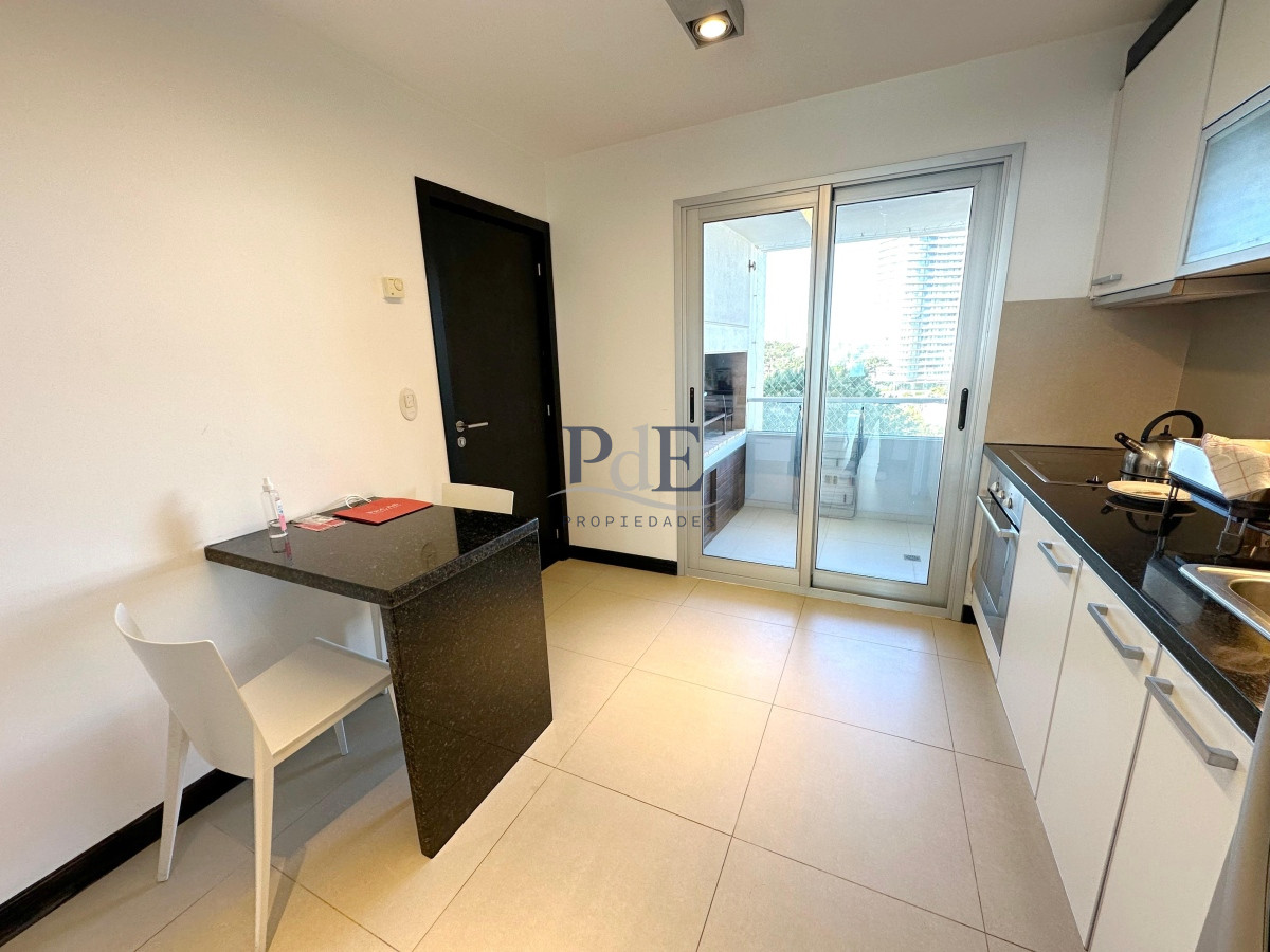 Apartamento en venta de 3 dormitorios en suite Pda 5 Playa Mansa. - Imagen 8