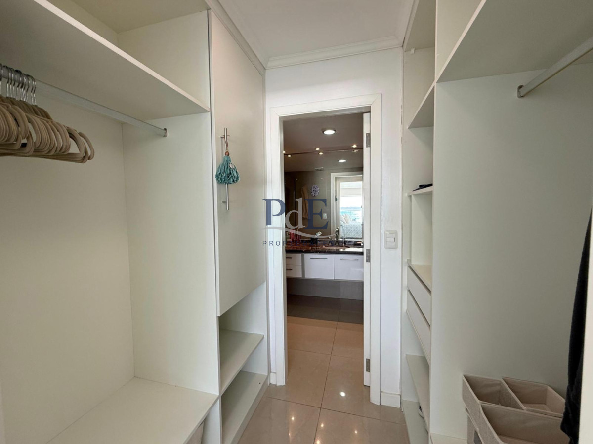 Apartamento en venta de 3 dormitorios + dependencia. Playa Mansa - Imagen 20