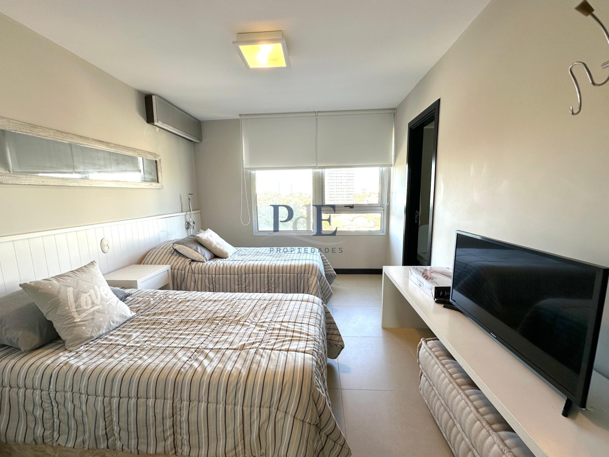 Apartamento en venta de 3 dormitorios en suite Pda 5 Playa Mansa. - Imagen 20