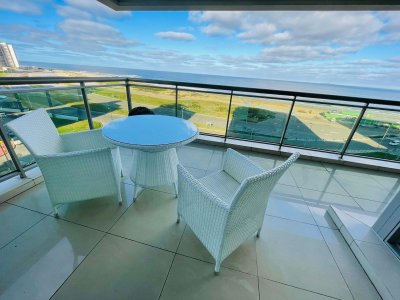 VENTA DE APARTAMENTO DE 3 SUITES EN TORRE IMPERIALE PUNTA DEL ESTE 