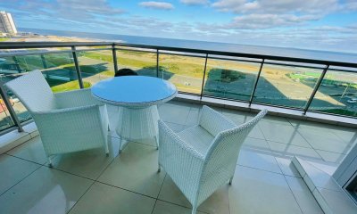 VENTA DE APARTAMENTO DE 3 SUITES EN TORRE IMPERIALE PUNTA DEL ESTE