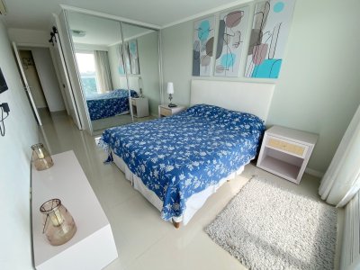 Apartamento en venta con 2 suites en Casino Tower, Punta del Este. - JPA3529A