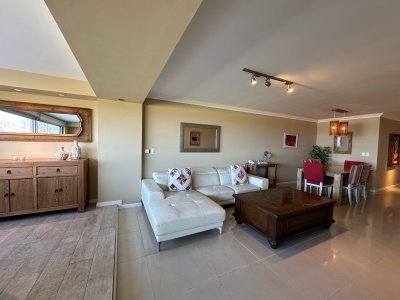 Apartamento en venta de 3 dormitorios en Imperiale, Playa Brava Punta del este - JPA10730A