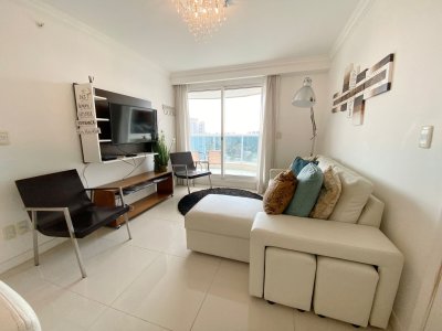 Apartamento en venta con 2 suites en Casino Tower, Punta del Este. - JPA3529A