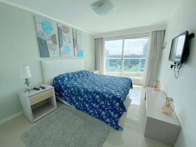 Apartamento en venta con 2 suites en Casino Tower, Punta del Este. - JPA3529A