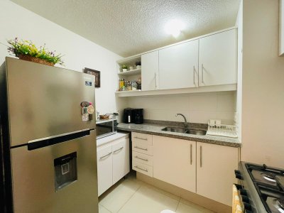 Apartamento en venta de 2 dormitorios en Summer Tower, Punta del Este. - JPA8540A