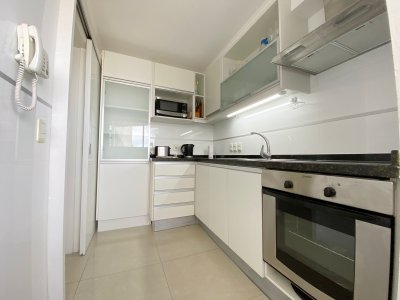 Apartamento en venta con 2 suites en Casino Tower, Punta del Este. - JPA3529A