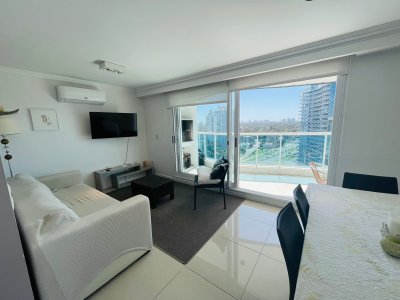 Venta de apartamento de 3 dormitorios en Casino Tower, Punta del Este - JPA6957A