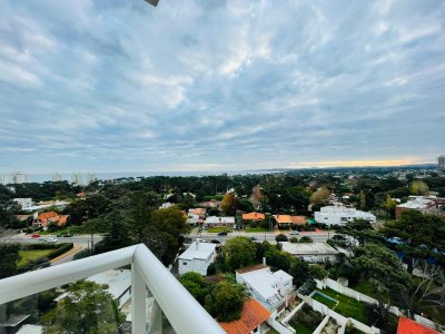 Apartamento en venta de 2 dormitorios en Summer Tower, Punta del Este. - JPA8540A