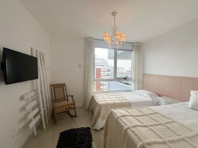 Apartamento en venta de 3 dormitorios en Forest Tower II, Punta del Este - JPA10801A