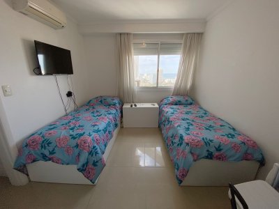 Apartamento en venta con 2 suites en Casino Tower, Punta del Este. - JPA3529A