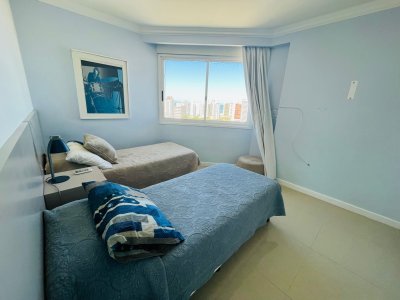 Venta de apartamento de 3 dormitorios en Casino Tower, Punta del Este - JPA6957A