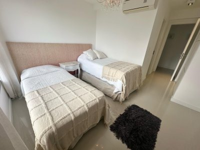 Apartamento en venta de 3 dormitorios en Forest Tower II, Punta del Este - JPA10801A