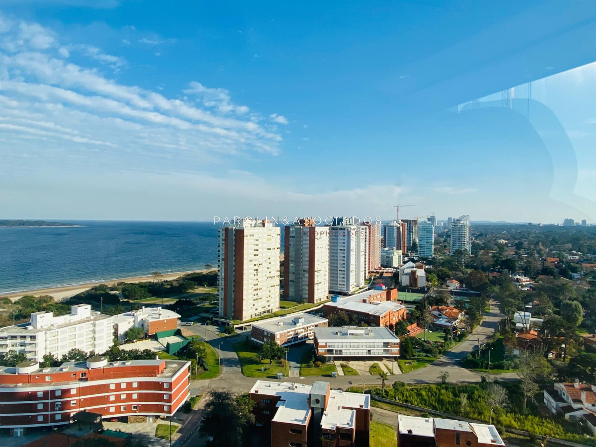 Apartamento en venta de 2 dormitorios en Miami Boulevard, Punta del Este.